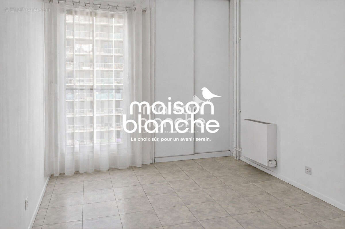 CHAMBRE - Appartement à LA ROCHELLE
