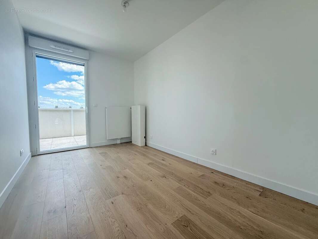 Appartement à MONT-SAINT-AIGNAN