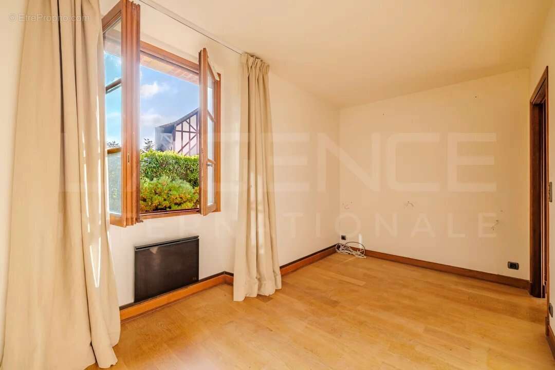 Appartement à CHAMBOURCY