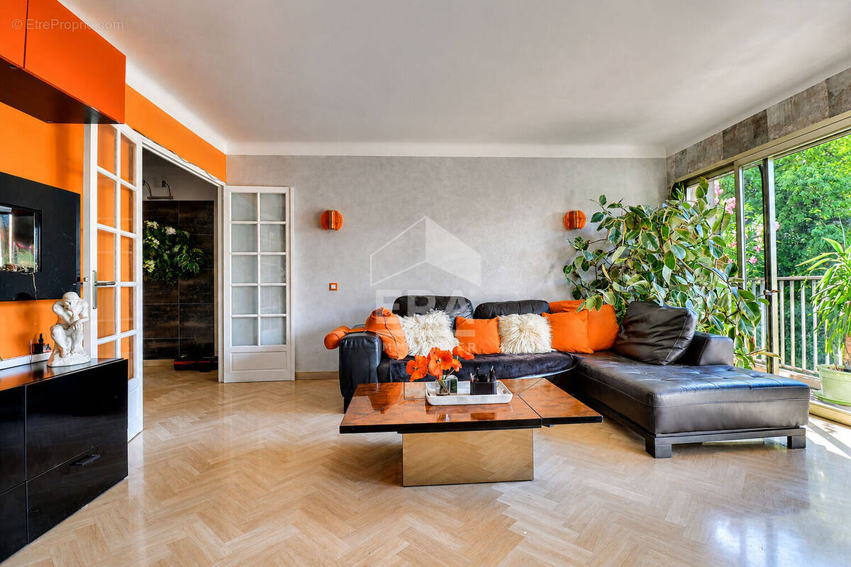 Appartement à MARSEILLE-4E