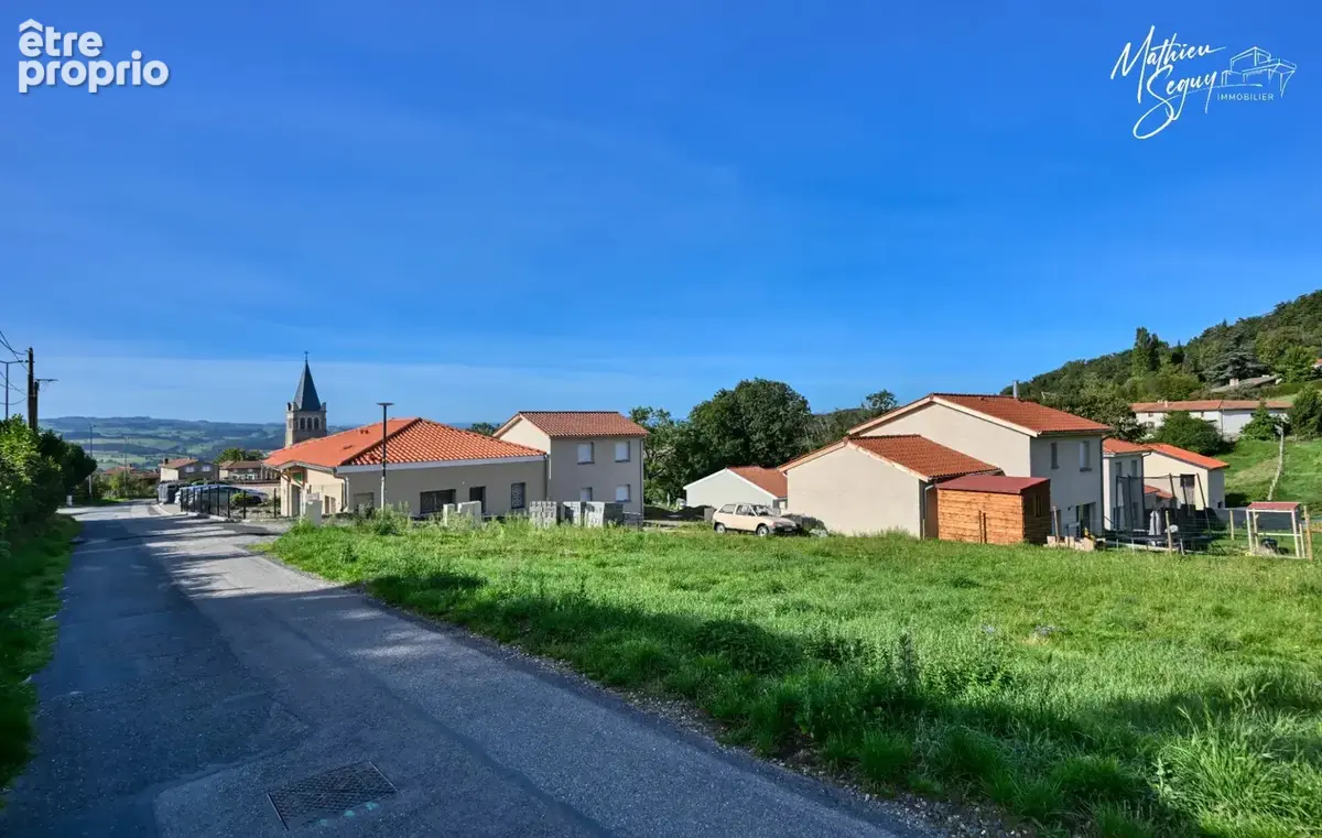 POMEYS, Agréable terrain constructible orienté sud au cœur du village - photo 5
