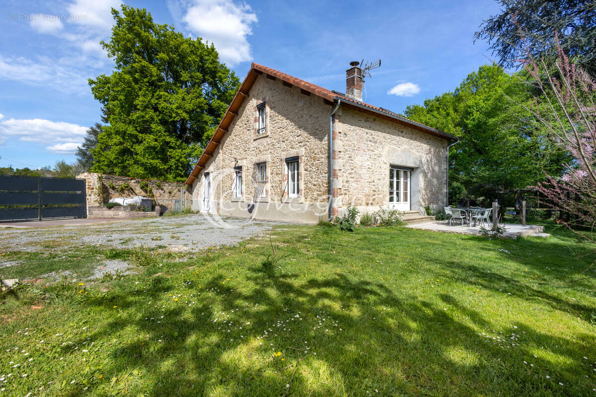 Maison à SAINT-BRICE-SUR-VIENNE