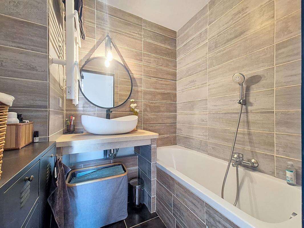 Dernier etage / traversant d'angle. residence avec piscine - photo 11
