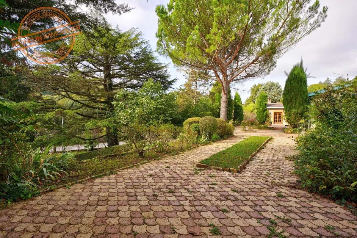 Maison à SAINT-CYR-AU-MONT-D'OR