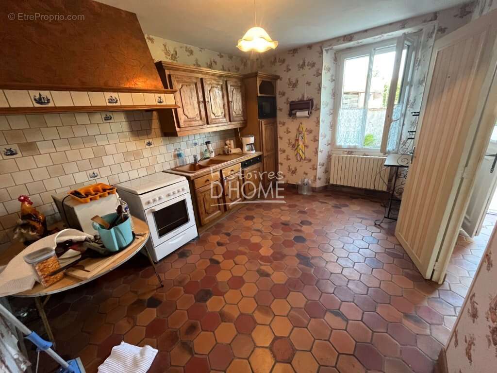 Maison à BETON-BAZOCHES