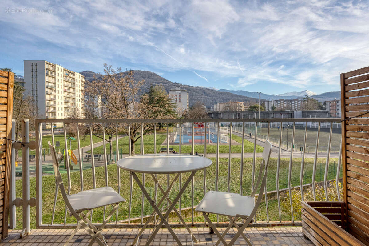 Appartement à SAINT-MARTIN-D'HERES