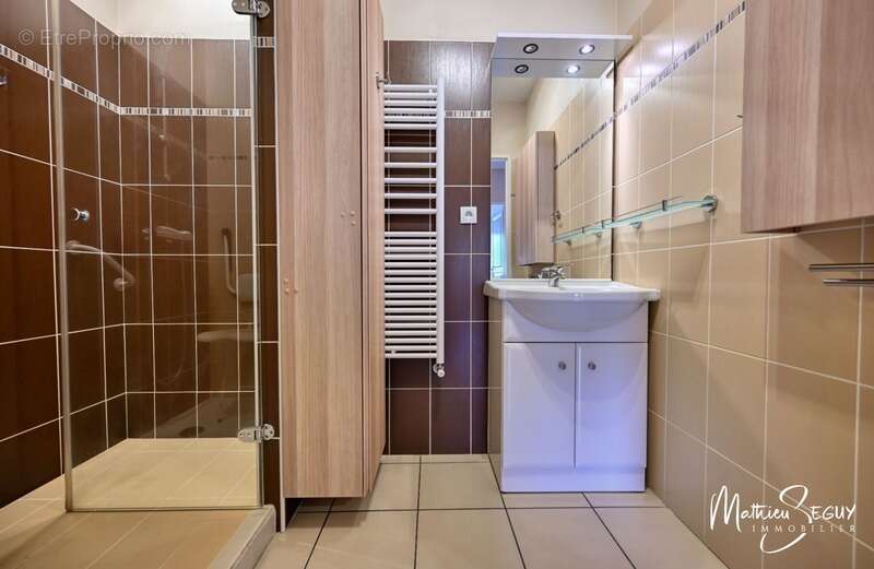 Appartement à THURINS