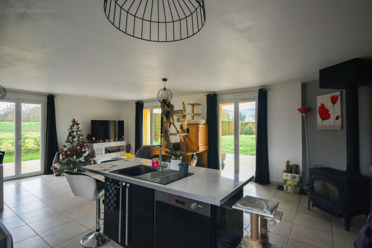 Maison à PAULHAGUET