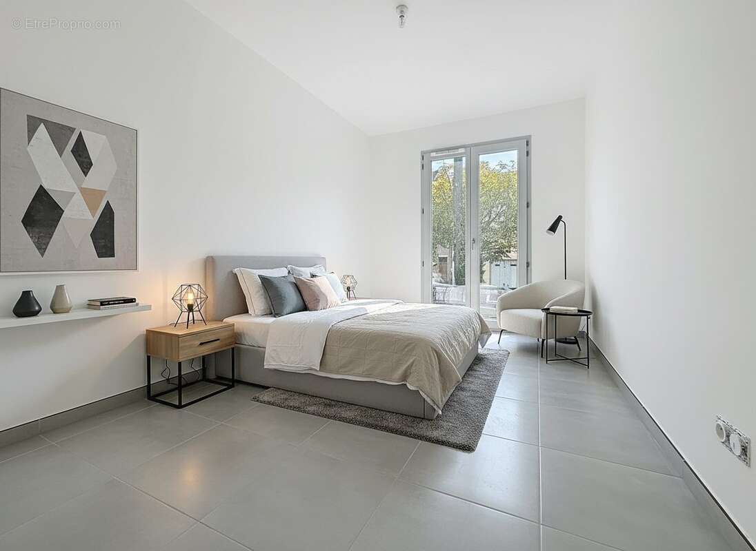 Appartement à FLASSANS-SUR-ISSOLE