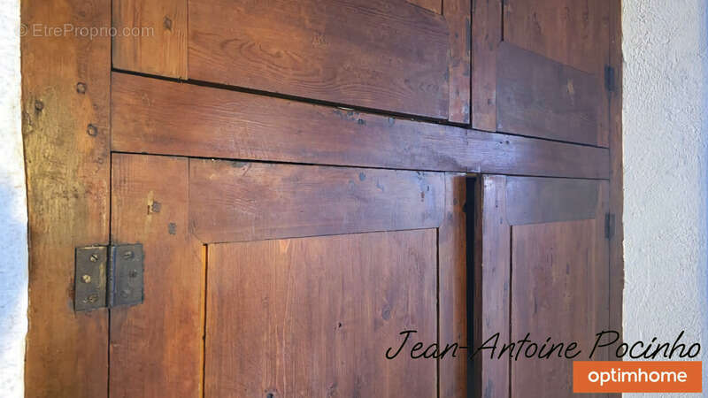 Appartement à SAINTE-FOY-DE-PEYROLIERES