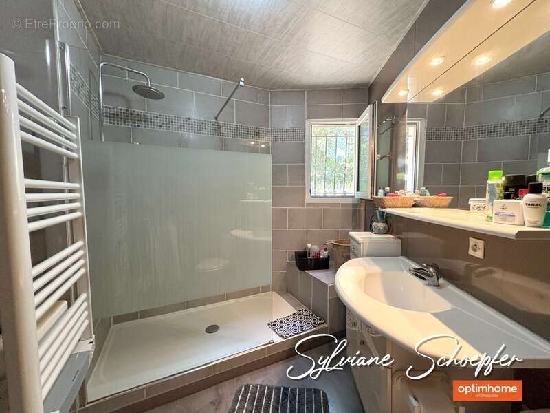 Villa familiale 4 chambres avec piscine et grand terrain  Calme absolu et sans vis-à-vis  Saint-Restitut - photo 11