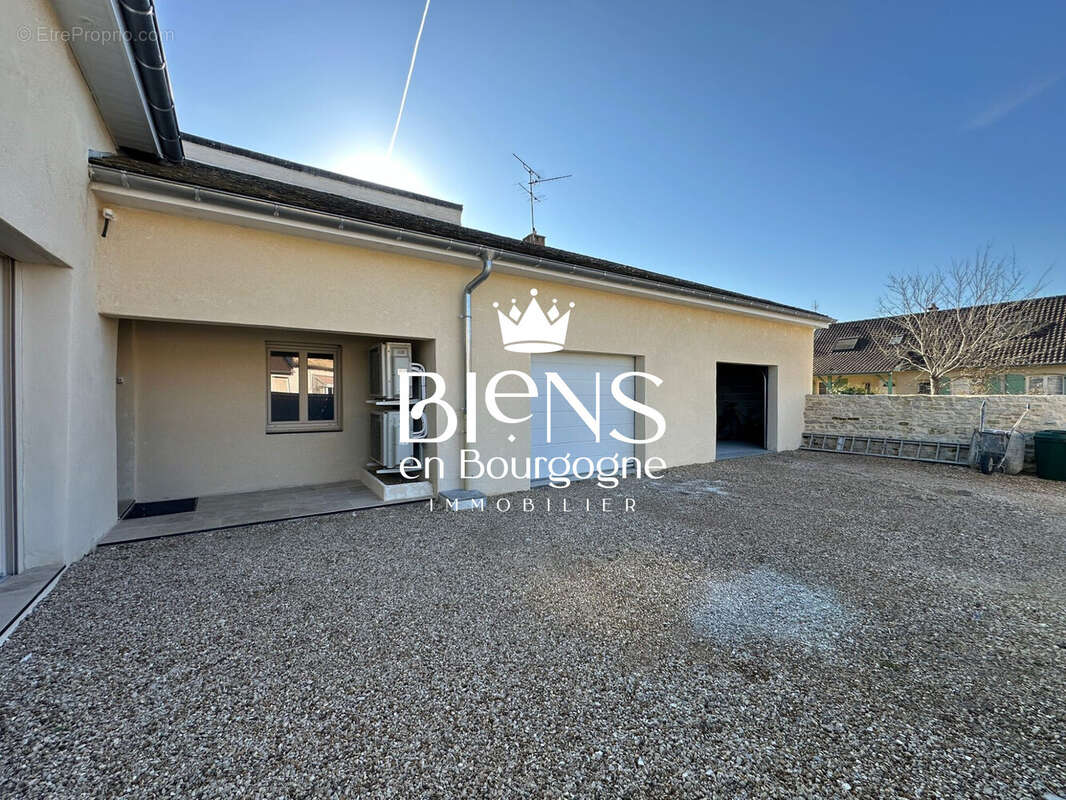 Maison à SAINT-MARCEL