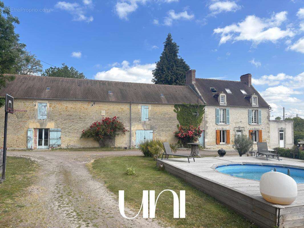 Maison à ARGENCES