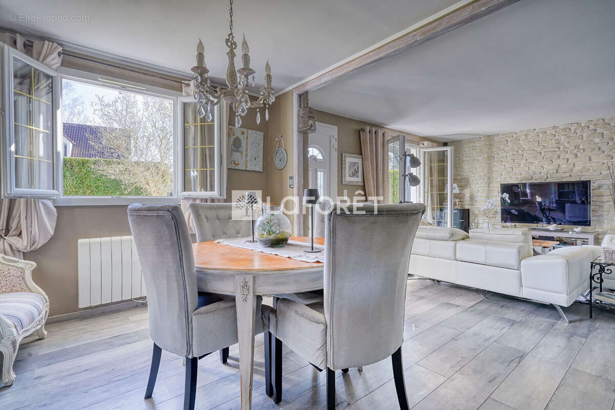 Maison à OZOIR-LA-FERRIERE