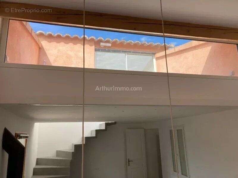 Appartement à SALERNES