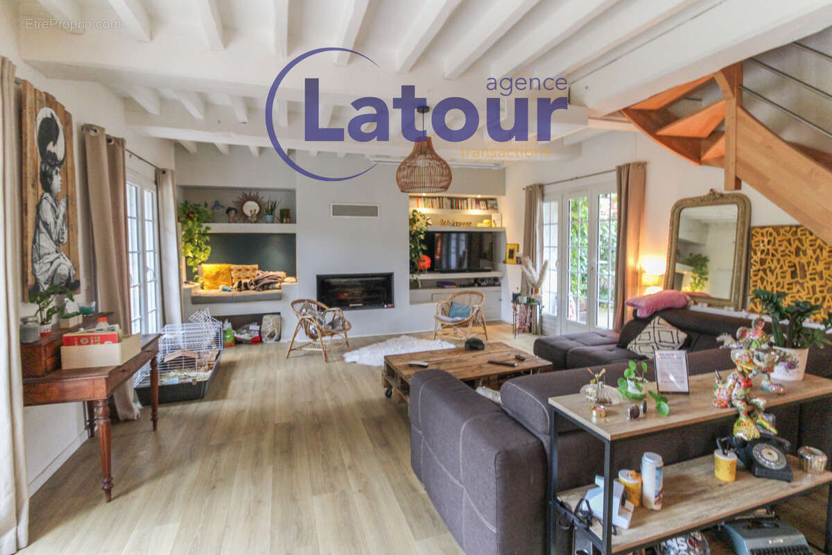 Maison à MEZIERES-EN-DROUAIS