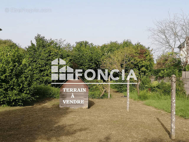 Terrain à CHARTRES-DE-BRETAGNE
