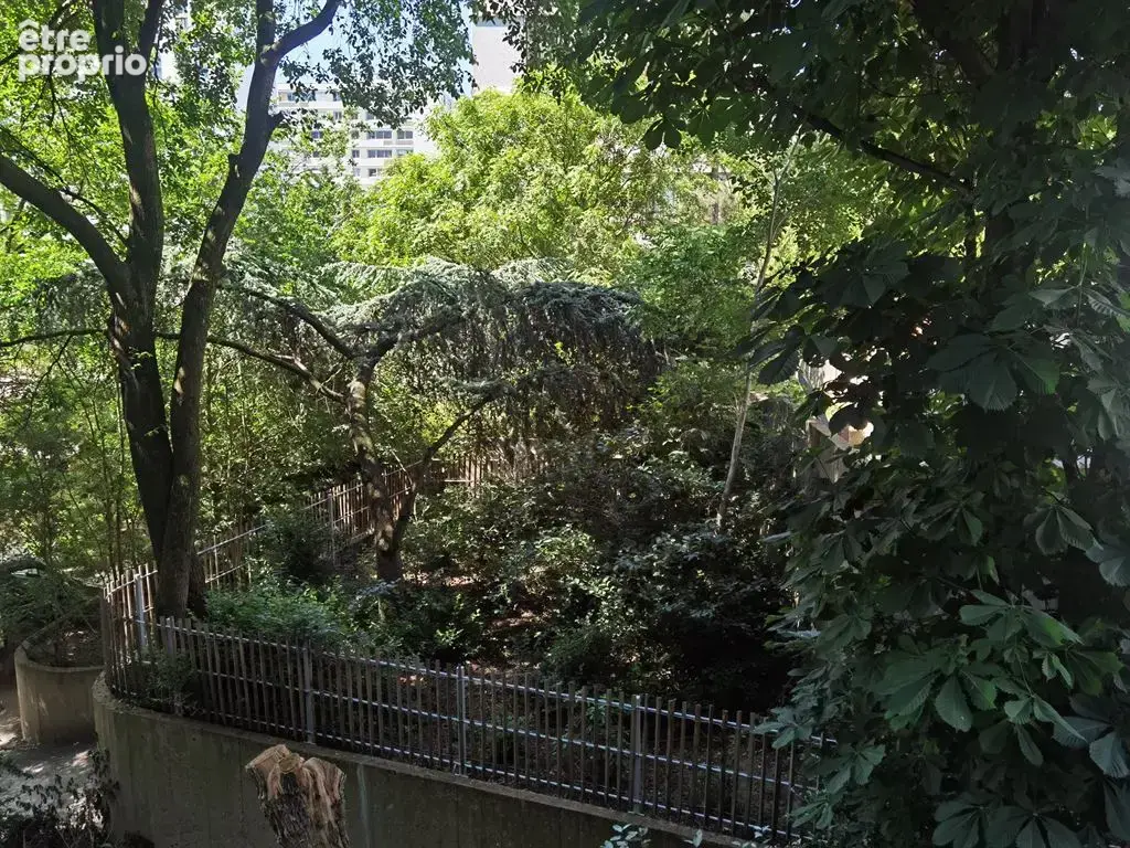Appartement à PARIS-20E