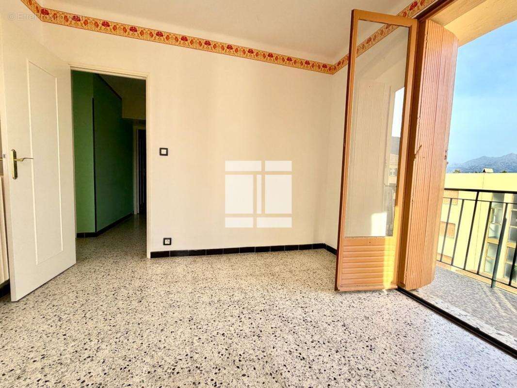 Appartement T4 de 86 m² à vendre – Centre de Calvi - photo 15