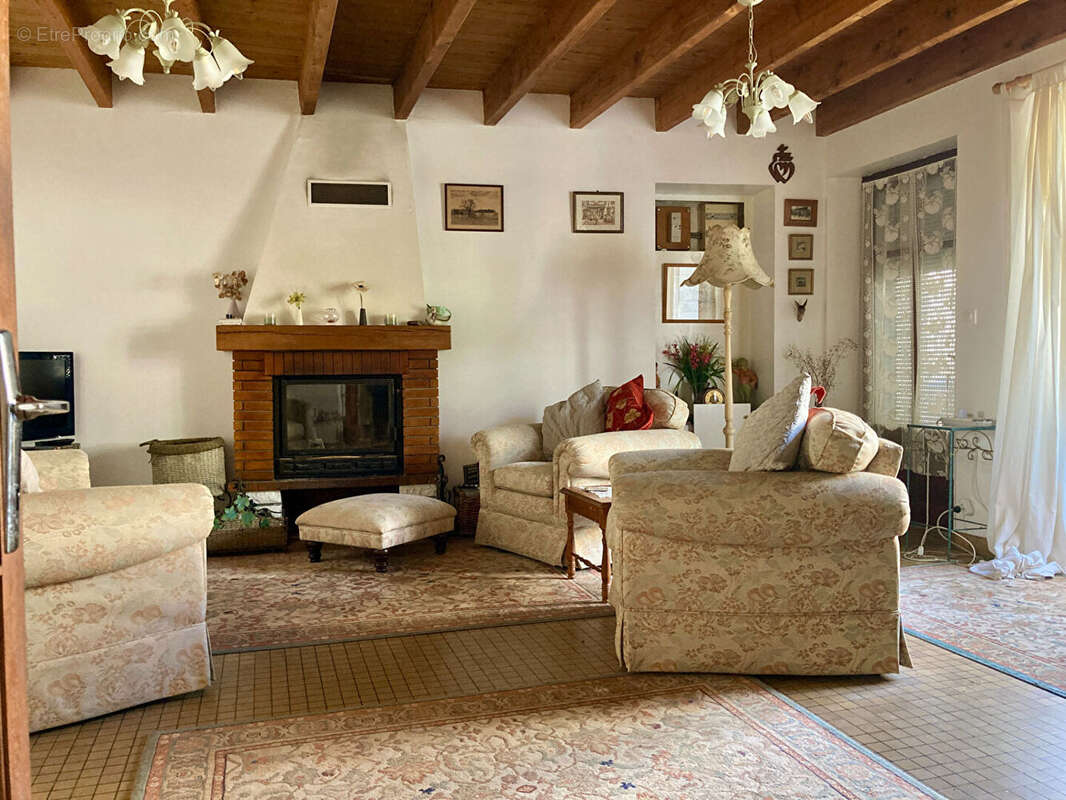 Maison à BREUIL-BARRET
