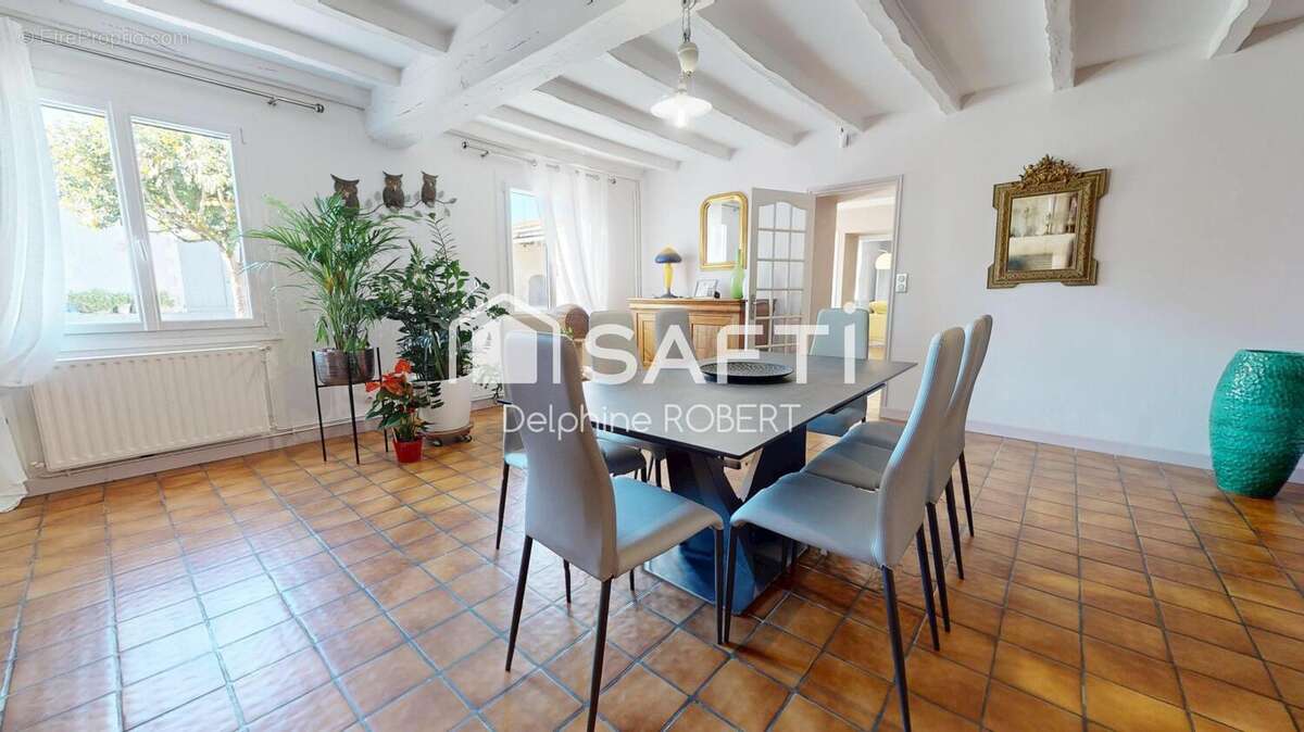 Maison 275 m² à Sainte-Lheurine  - photo 6