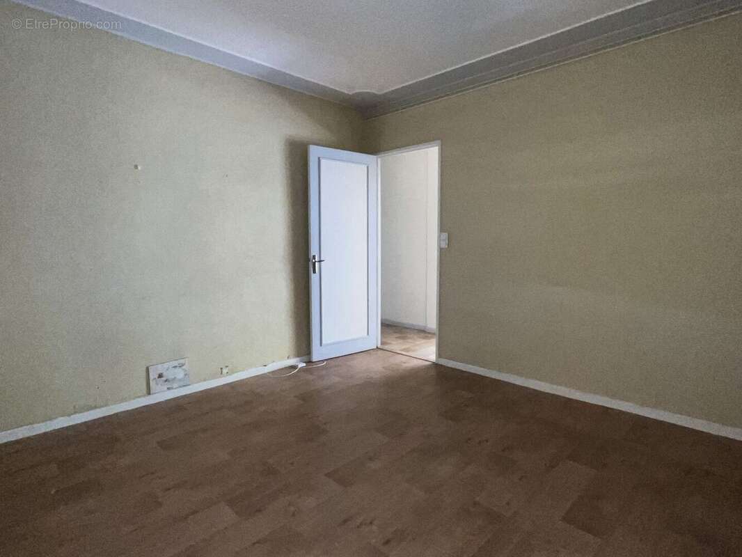 Chambre 1 - Appartement à FIGEAC
