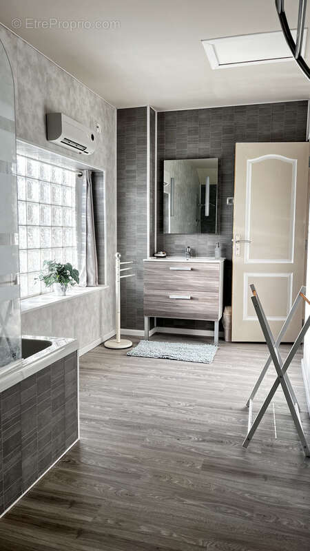 Maison à LA CHAPELLE-SAINT-SULPICE