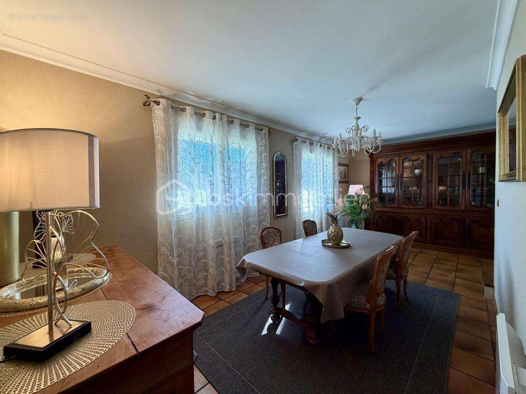 Maison familiale de 170 m² avec piscine, sous-sol complet et terrain arboré de 2 570 m² - 87220 Eyjeaux - photo 7