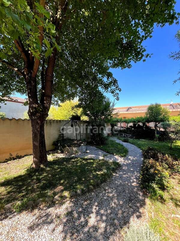 Jolie maison en plein centre de FLEURANCE (32), 165 m2, 5 pièces, 3 chambres, cave, jardin clos et puits - photo 21