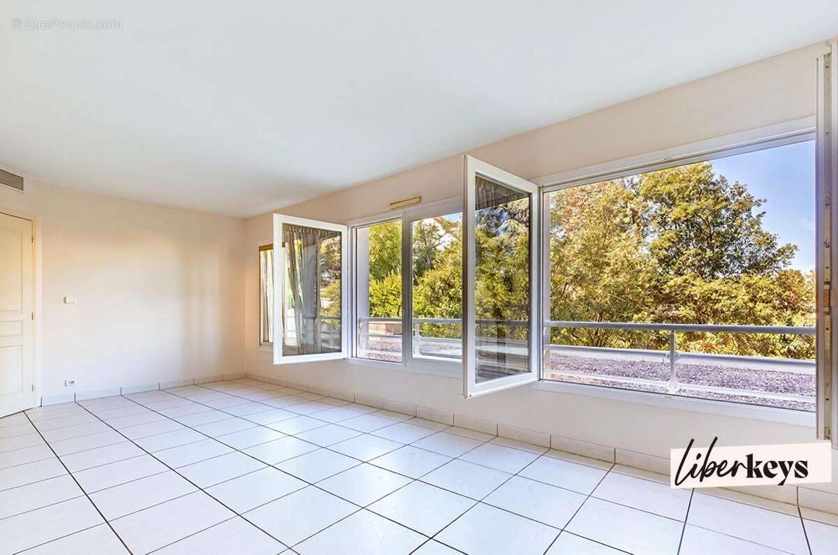 Appartement à SAINT-SEBASTIEN-SUR-LOIRE