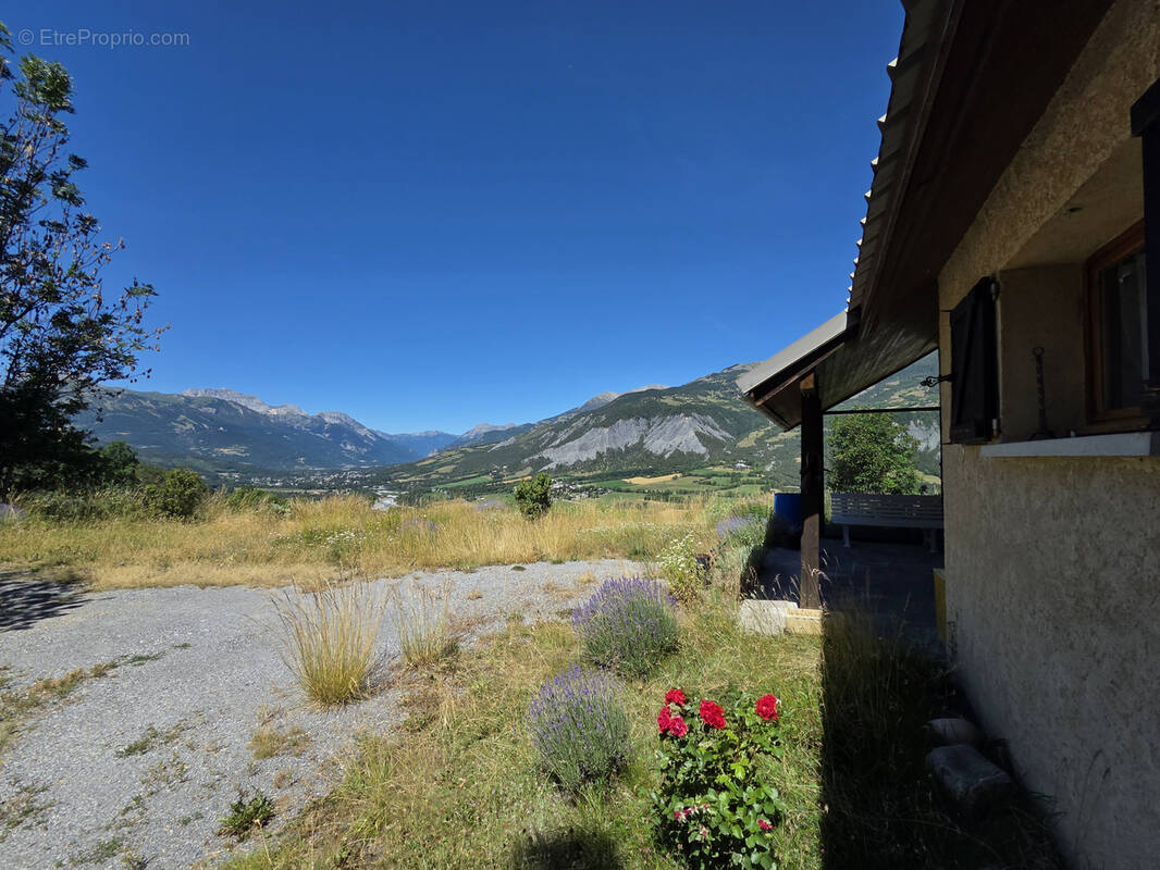 Maison à ENCHASTRAYES