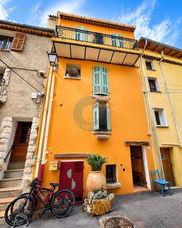 Maison à CASTELLAR