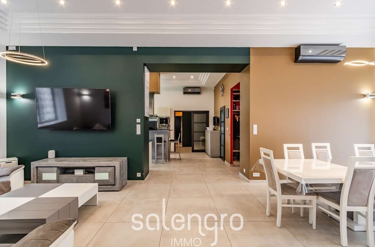 Appartement à LIMAS