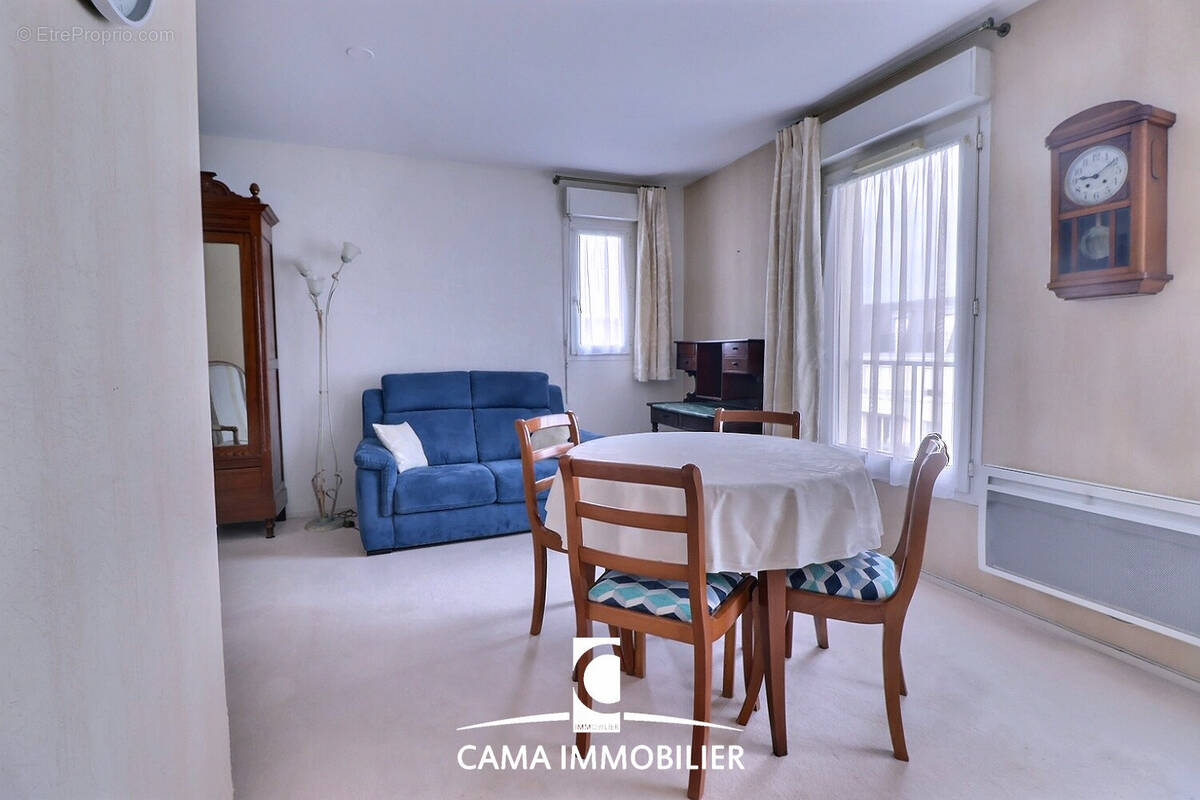 Appartement à SAINT-CYR-L'ECOLE