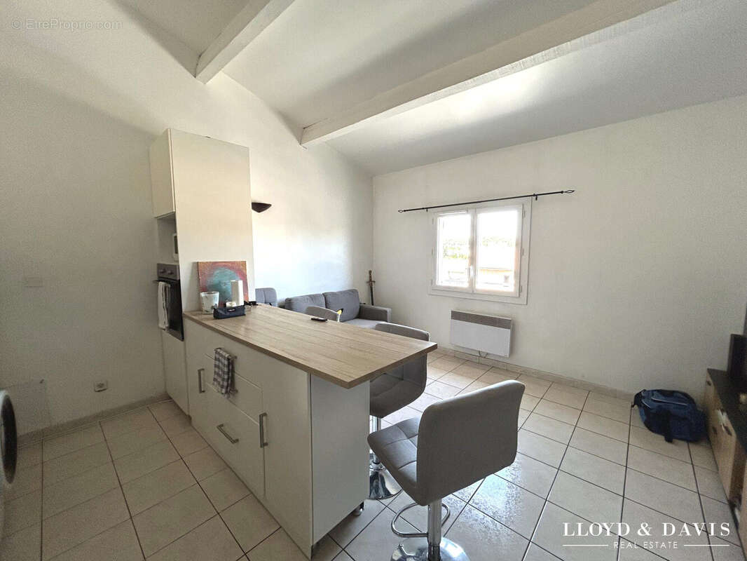 Appartement 271 m² à La Penne-Sur-Huveaune  - photo 7