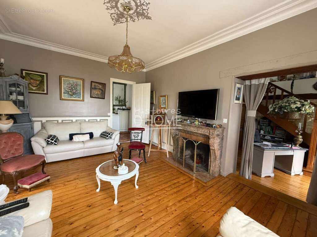 Maison à BERNAY-VILBERT