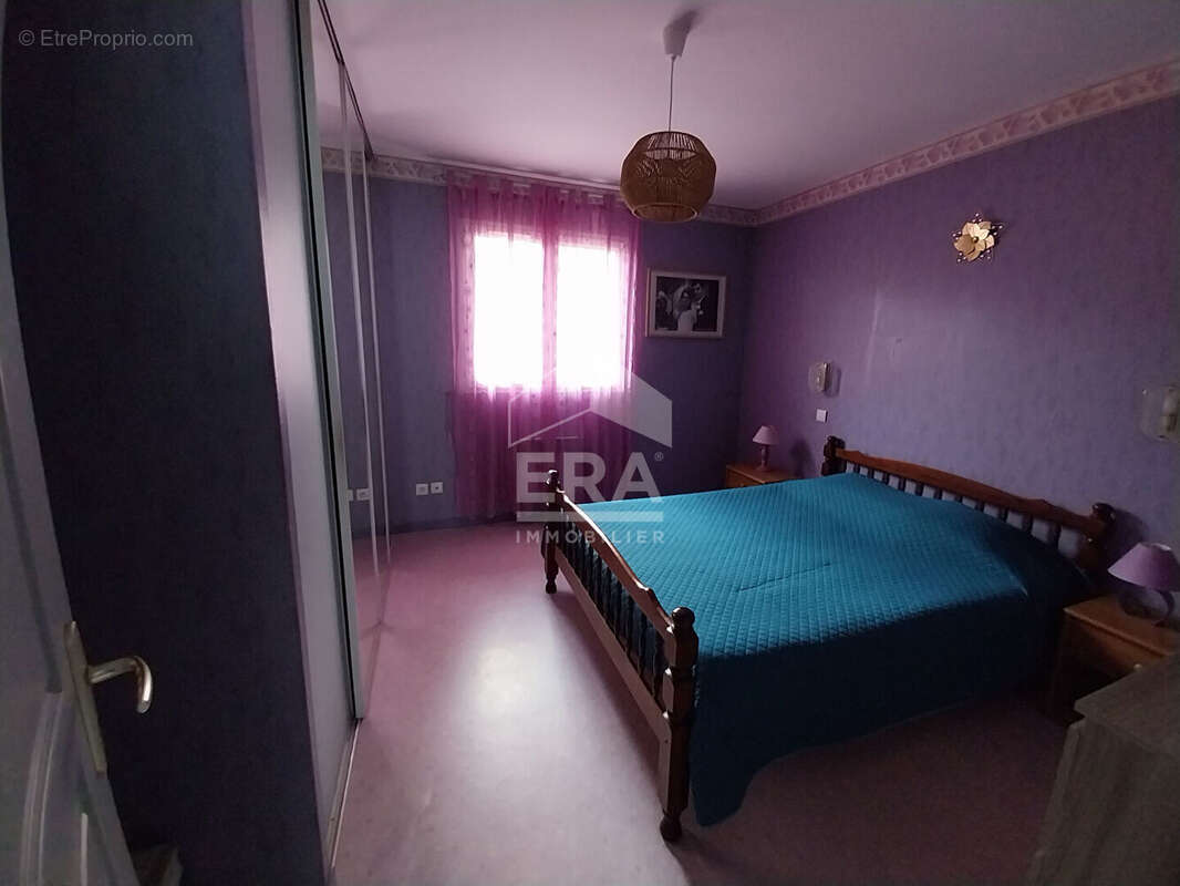 Maison à SAINT-CHRISTOLY-DE-BLAYE