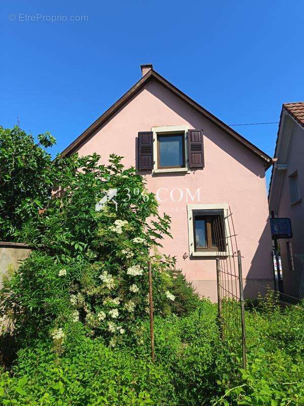 Maison des annees 1950  de 105m2 a renover avec dependances - photo 4