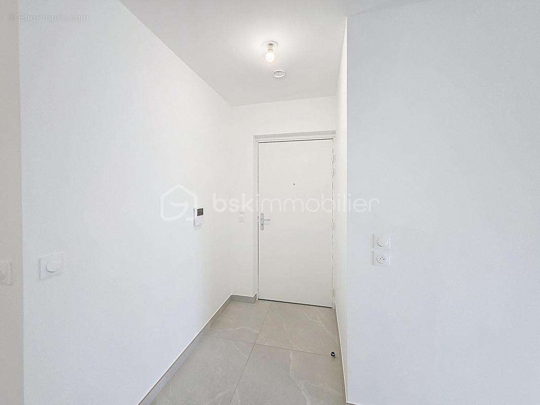 Appartement à COMBS-LA-VILLE