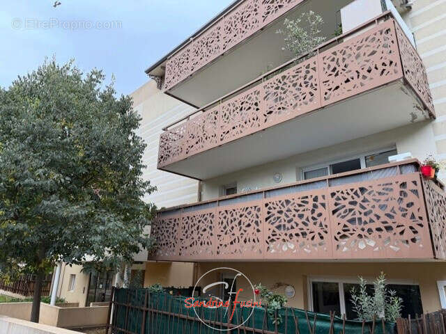 Appartement à CARROS