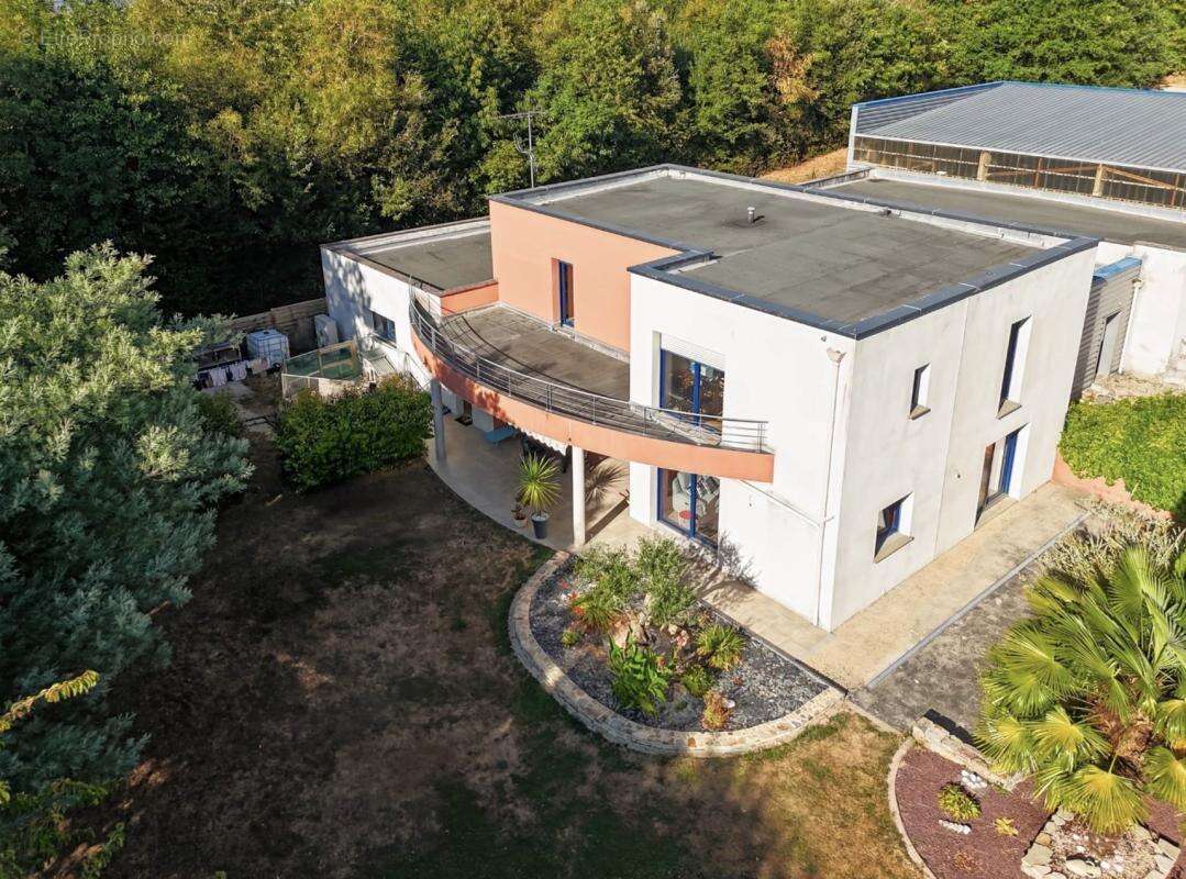 Maison 210 m² à Vitre  - photo 5