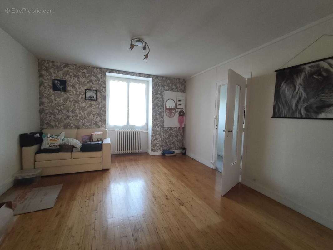 Maison 123 m² à Saint-Laurent-De-Ceris  - photo 4