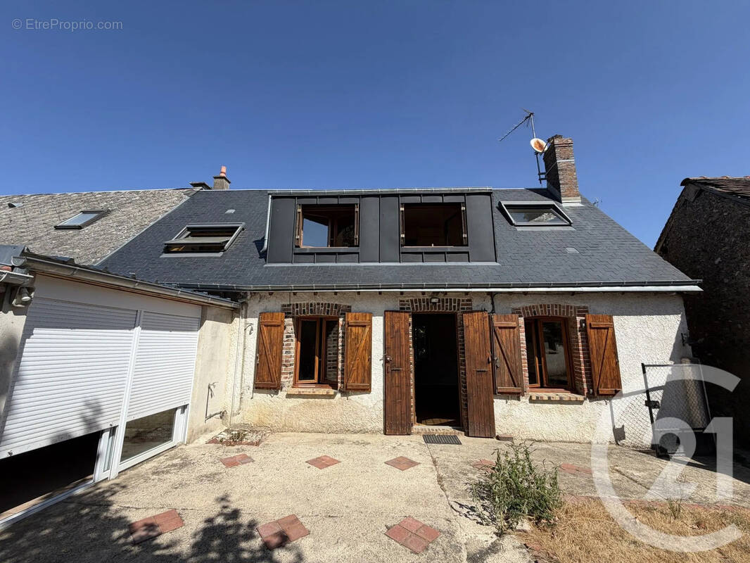 Maison à SAINT-DENIS-LES-PONTS