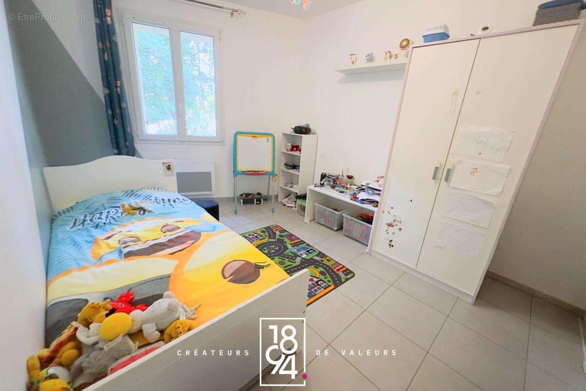 Appartement à JONQUIERES-SAINT-VINCENT