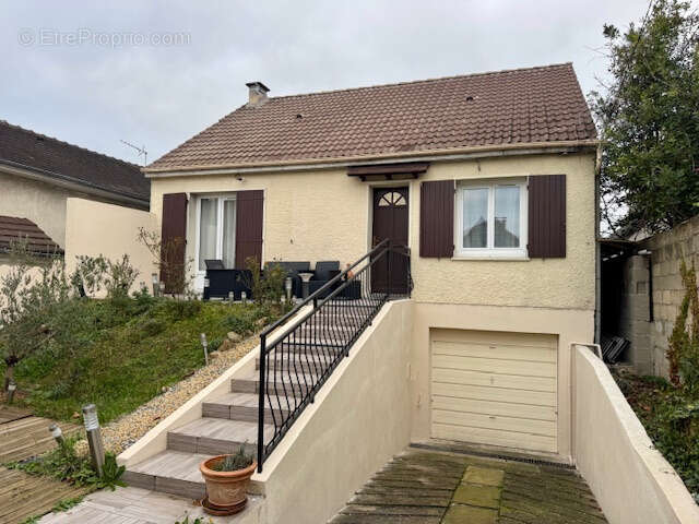 Maison à SAVIGNY-SUR-ORGE