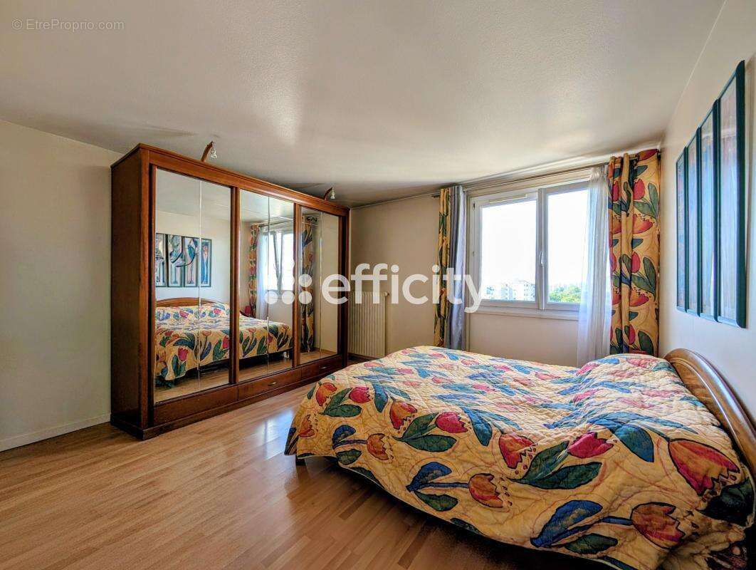 Appartement à ENGHIEN-LES-BAINS