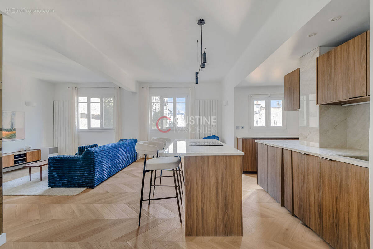 Appartement à PARIS-18E