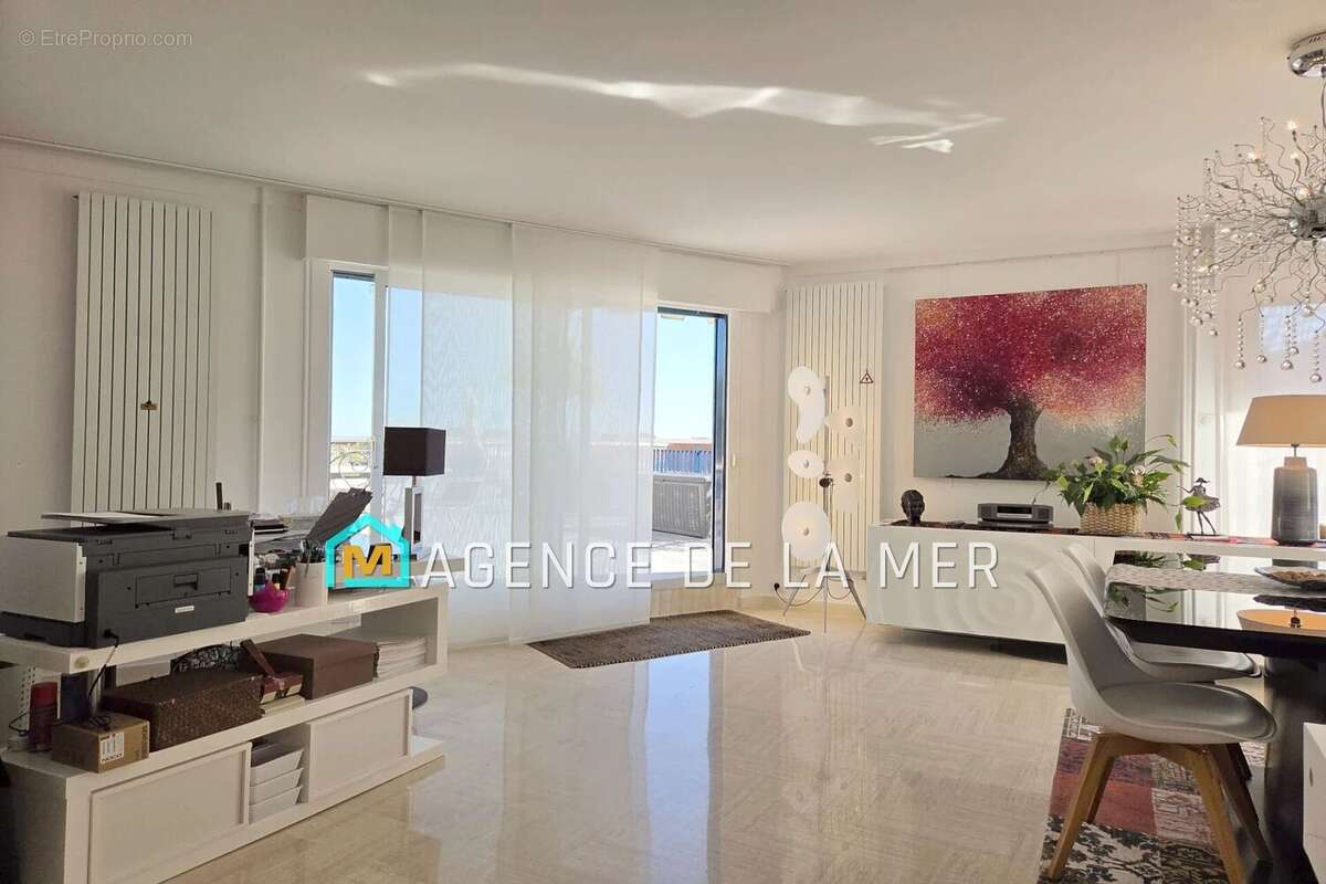 Appartement à MANDELIEU-LA-NAPOULE