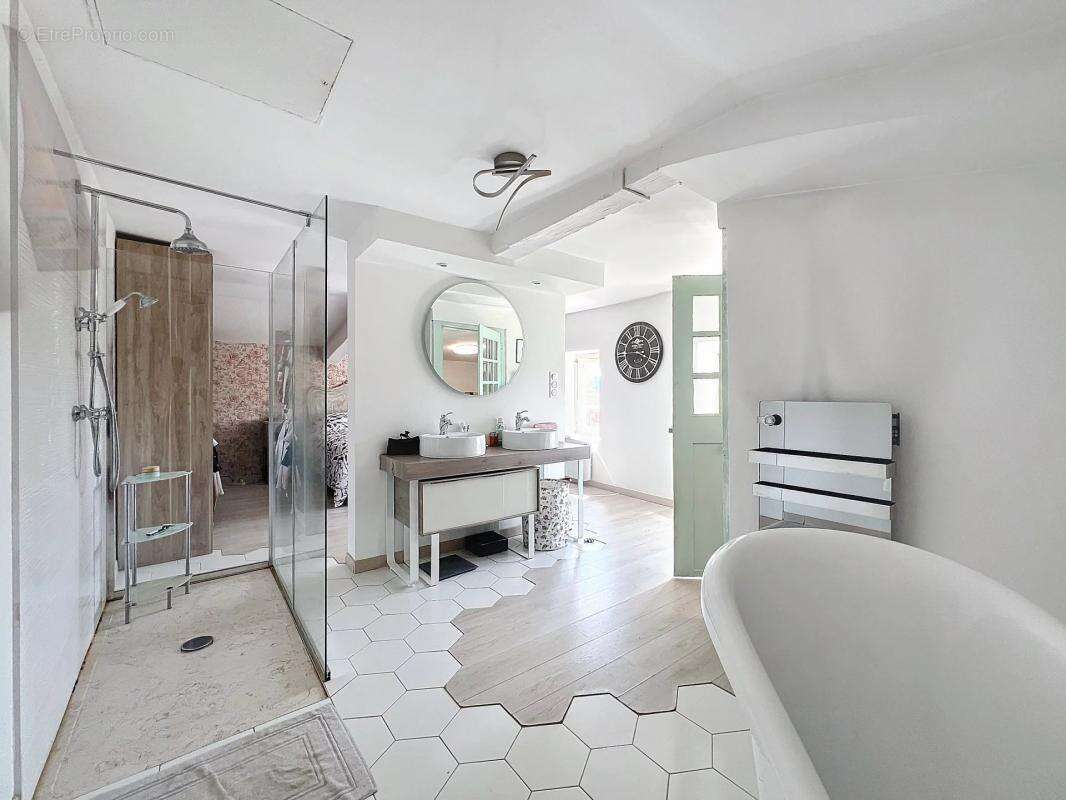 Maison à OYTIER-SAINT-OBLAS