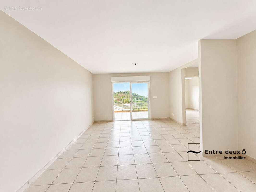 Appartement 55 m² à La Trinite  - photo 2